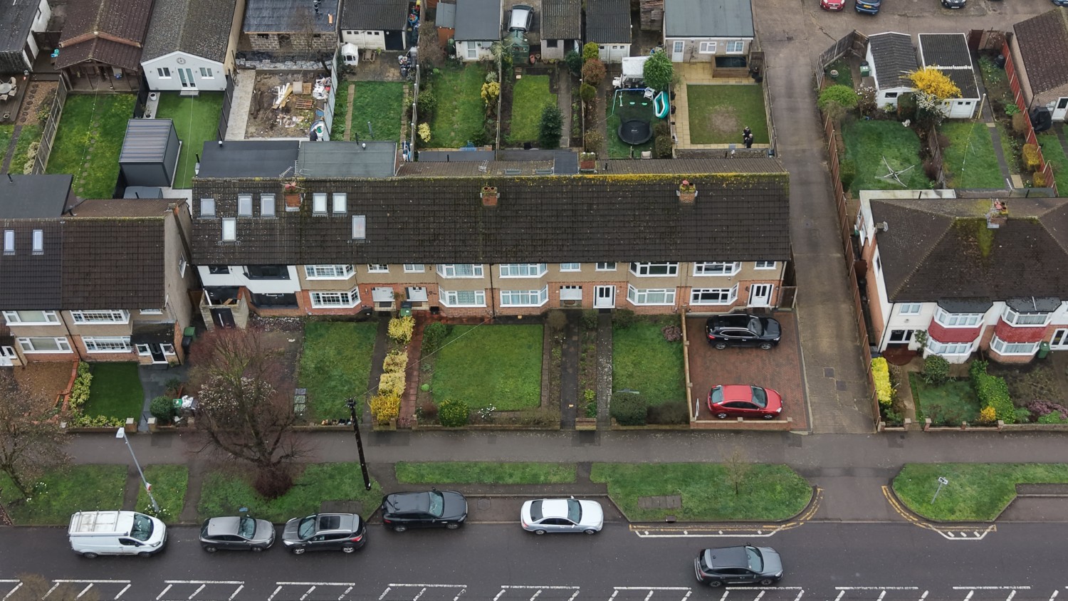 Drone reviews - Diagonal angled drone shot of house