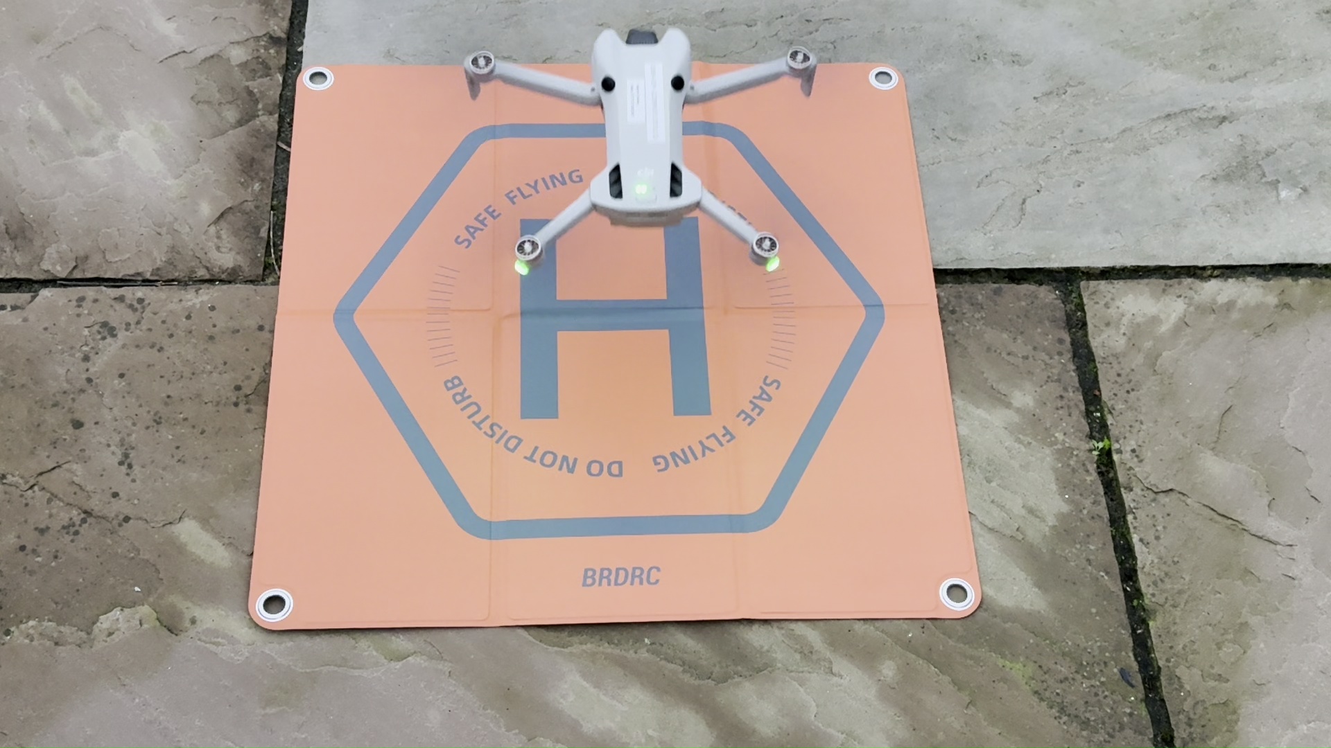 How do drones fly?